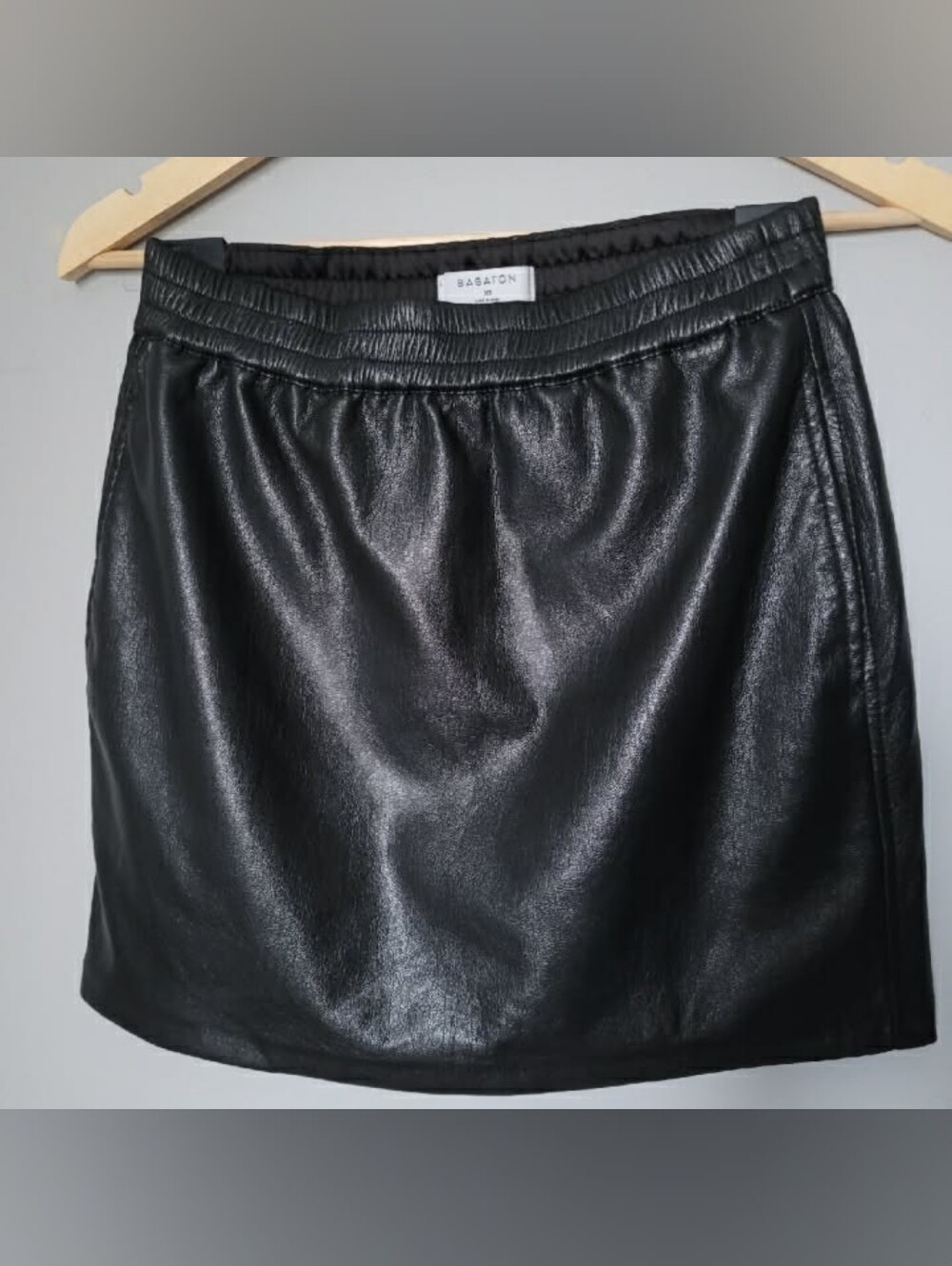 Babaton XS Black Faux Leather Mini Skirt